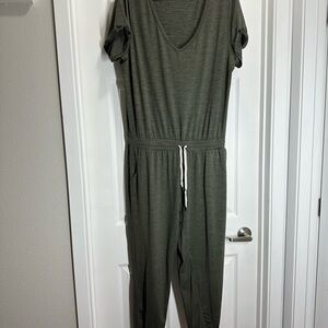 Vuori All day jumpsuit